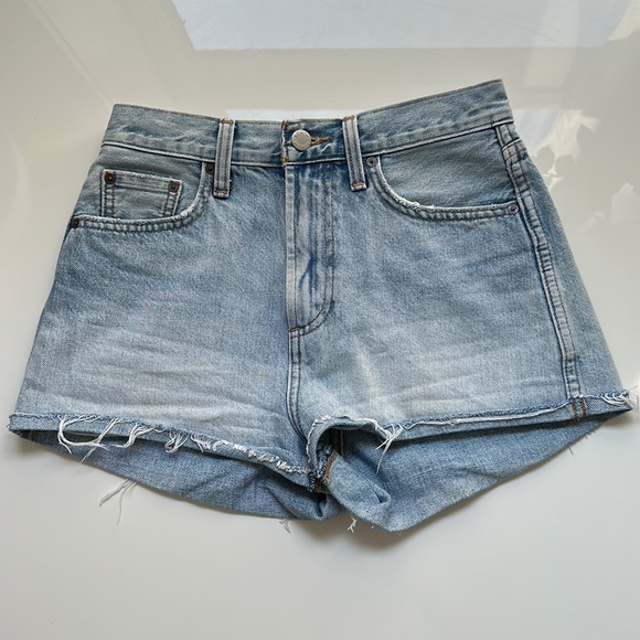 Aritzia Denim Forum Farrah Cheeky Short Size 25 - Picture 1 of 4